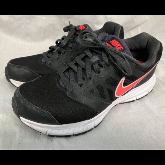 Nike women’s size 7.5 running shoes - Picture 2 of 9
